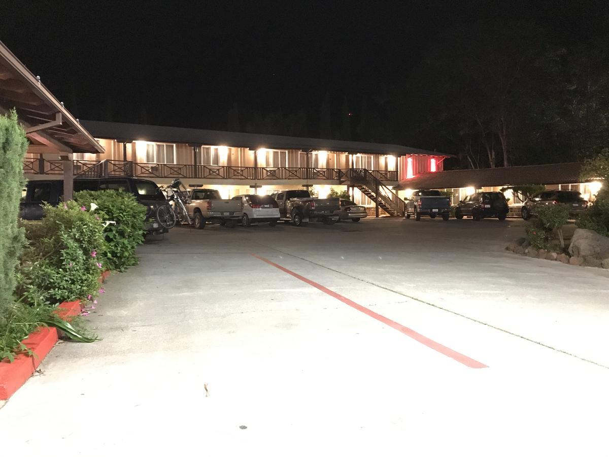 Red Bluff Inn المظهر الخارجي الصورة