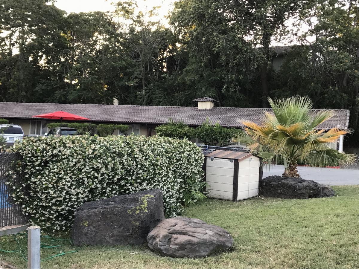 Red Bluff Inn المظهر الخارجي الصورة